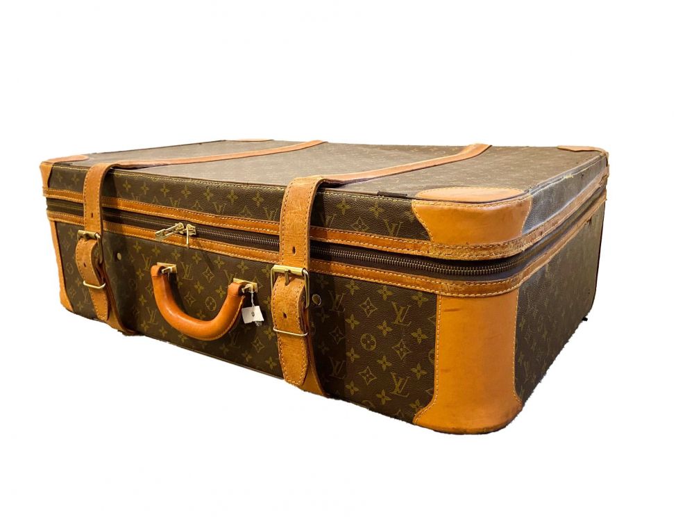 Sold at Auction: Louis Vuitton, Louis VUITTON. Petite valise en