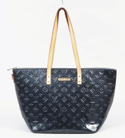 Sold at Auction: Louis Vuitton, Louis Vuitton Bellevue GM