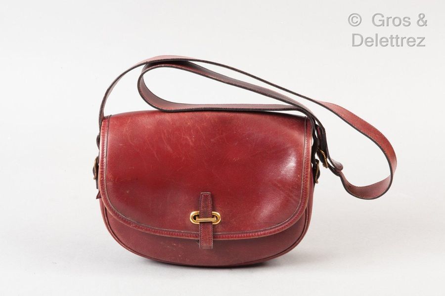Sold at Auction: VINTAGE HERMES 'BALLE DE GOLF' RED BORDEAUX LEATHER  SHOULDER BAG