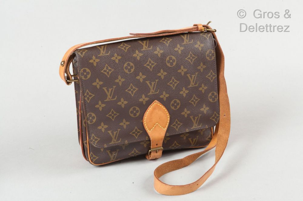 Sold at Auction: Louis Vuitton Drouot Cross Body Monogram Bag