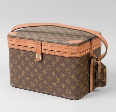 Sold at Auction: Louis Vuitton Vanity - N°937334