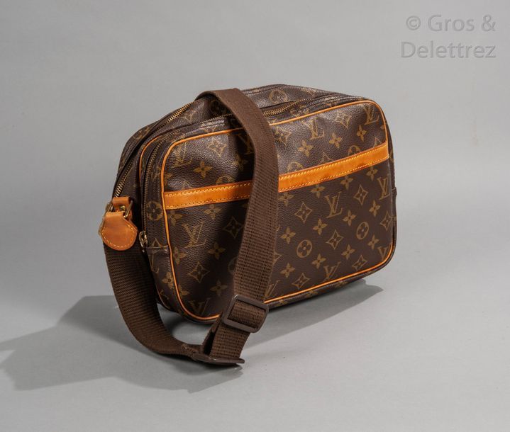 Sold at Auction: Louis Vuitton, LOUIS VUITTON MONOGRAM REPORTER BAG